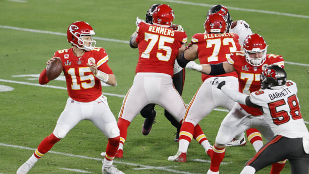 KC Chiefs LB Nick Bolton Can Replace Anthony Hitchens with a Second-Year  Jump - Sports Illustrated Kansas City Chiefs News, Analysis and More