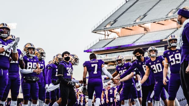 Huskies Dress for Success with New Uniforms - Sports Illustrated Washington  Huskies News, Analysis and More