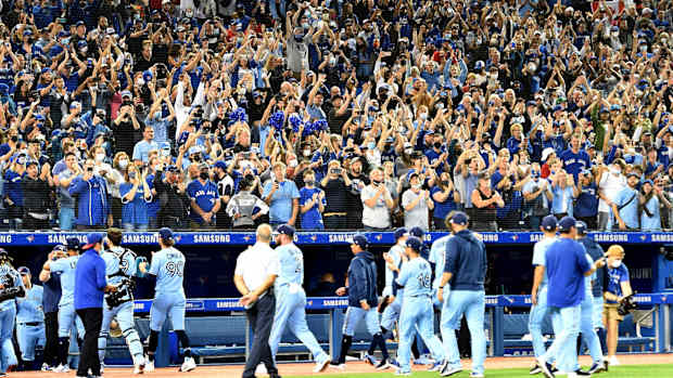 Blue Jays Permitted To Double Rogers Centre Seating Capacity Sports Illustrated Toronto Blue Jays News Analysis And More