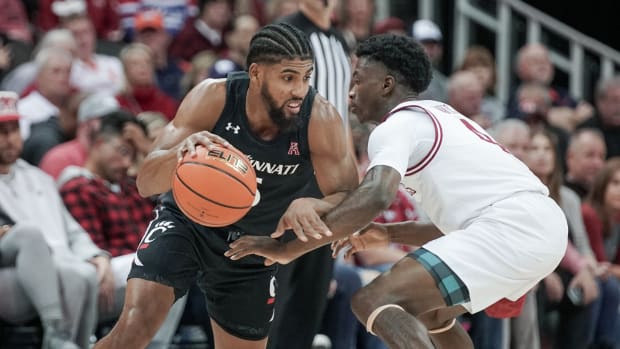 Cincinnati Bearcats basketball: UC will play in Hall of Fame Classic