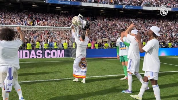 Dak Prescott, CeeDee Lamb exchange jerseys with Real Madrid players at UCLA