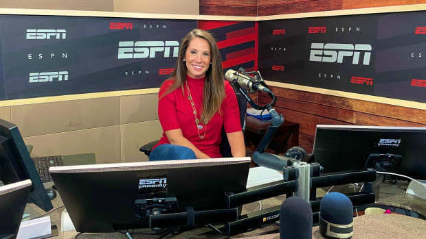 ESPN's Vikings reporter Courtney Cronin leaving MN to cover the Bears -  Sports Illustrated Minnesota Sports, News, Analysis, and More