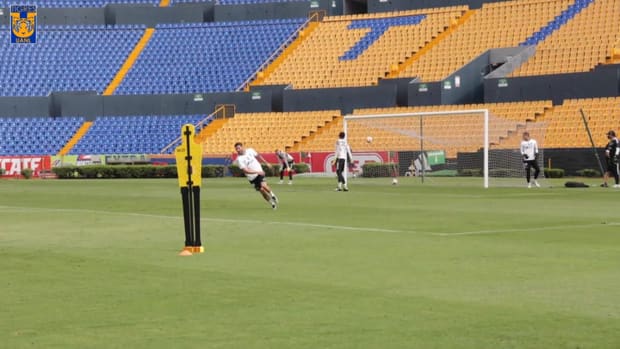 Gignac on fire in training