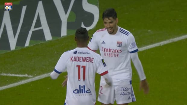 Kadewere helps Lyon win at PSG