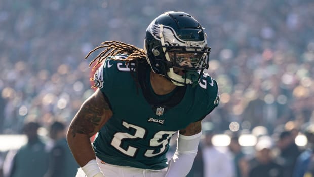 Eagles must make snap judgment on how to handle this 'beast' 