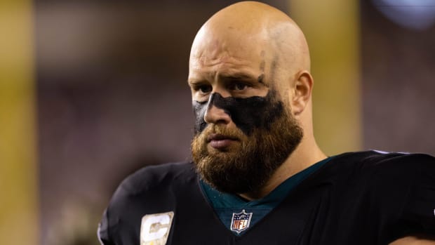 Does Lane Johnson false start? Offensive line experts weigh in - Sports  Illustrated