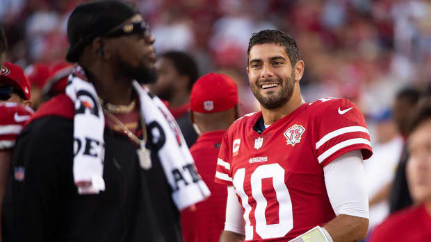 Jimmy Garoppolo en un juego con los San Francisco 49ers