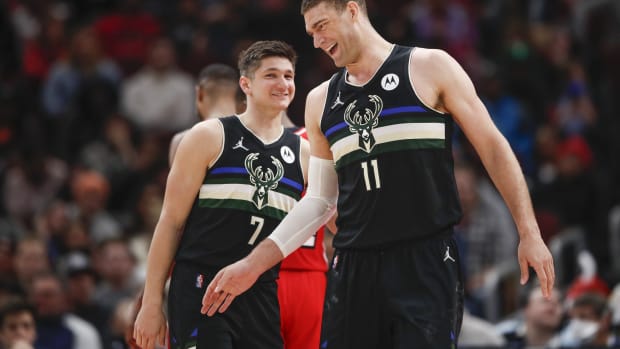 Grayson Allen reacts after changing jersey number yet again - Sports  Illustrated Milwaukee Bucks News, Analysis and More