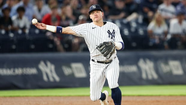 WATCH: New York Yankees' Anthony Volpe Hits Go-Ahead HR vs. Blue Jays, Gets  Curtain Call - Fastball