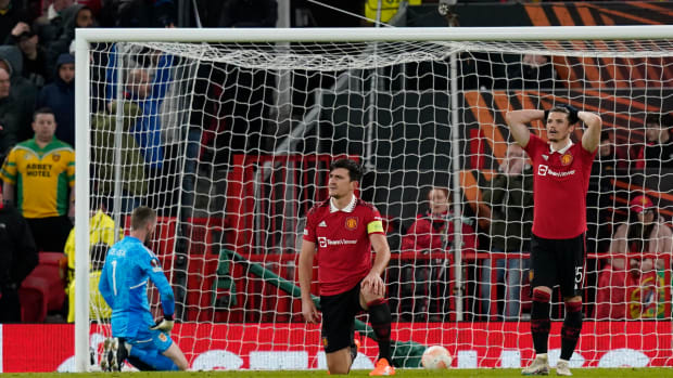 Un autogol de Harry Maguire le dio al Sevilla el empate en el marcador en la ida de los cuartos de final de la Europa League