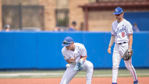 Kansas Sweeps Texas Southern, Winning the Buck O'Neil Classic - Blue Wings  Rising