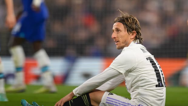 Luka Modric en duelo de Champions League ante el Chelsea