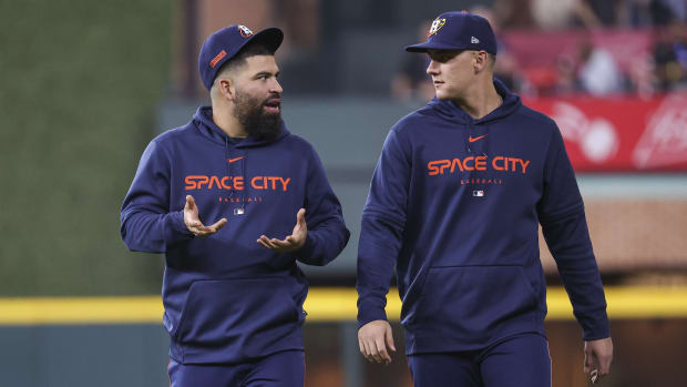 BREAKING: Jose Urquidy of Houston Astros Leaves Game with Apparent Injury -  Fastball