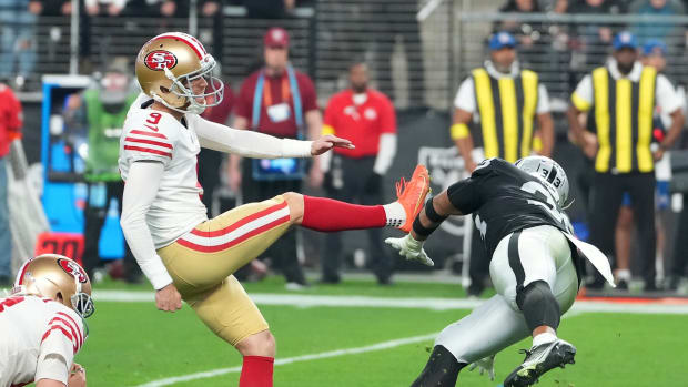 San Francisco 49ers crush Oakland Raiders 34-3 - ABC7 San Francisco