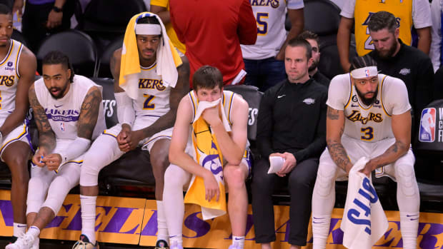 Carmelo Anthony Brushes Aside Negatives and Counts the Takeaways from Lakers  Big Three's First Outing - EssentiallySports