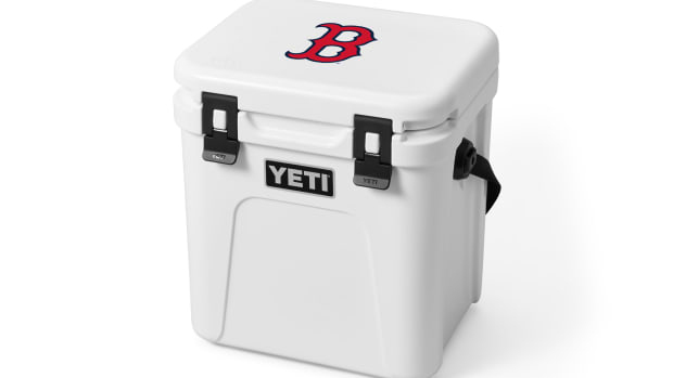 Custom_MLB_White_3qrt_Lid_Down_Boston_Red_Sox_Tundra_Roadie_24_2400x2400