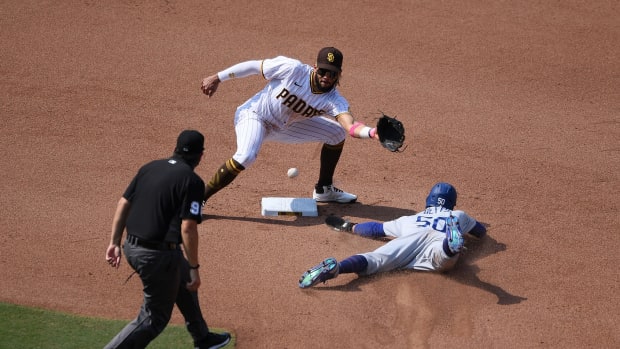 Dodgers: Manny Machado and Fernando Tatis fight amid Padres downfall is  hilarious