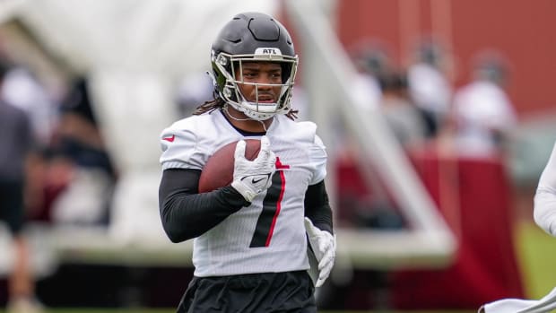 Atlanta Falcons Training Camp: Arthur Smith Reveals Clark Phillips III  Injury Status - Sports Illustrated Atlanta Falcons News, Analysis and More