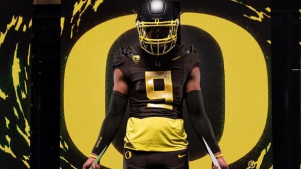 Oregon Football Announces Uniform Combination for Washington State - Sports  Illustrated Oregon Ducks News, Analysis and More