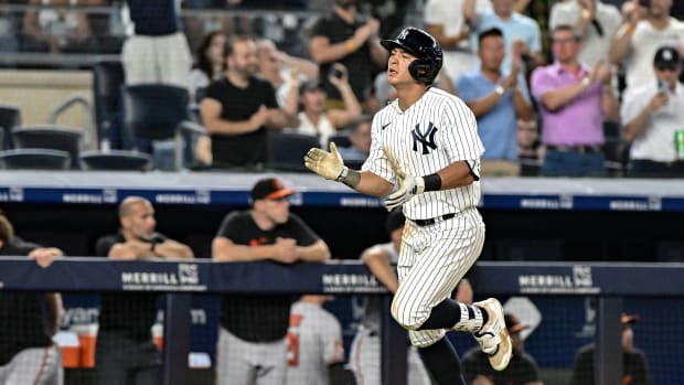 WATCH: New York Yankees' Anthony Volpe Hits Go-Ahead HR vs. Blue Jays, Gets  Curtain Call - Fastball