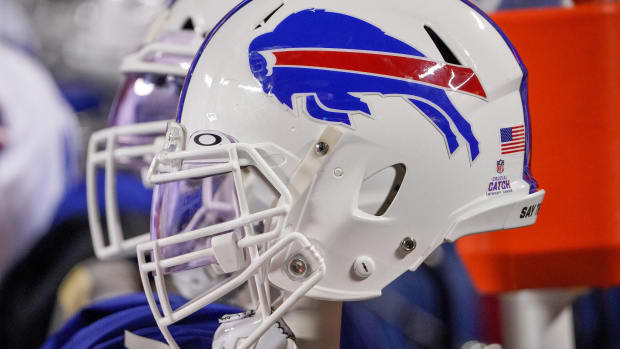 Buffalo Bills vs. Miami Dolphins: How to Watch, Betting Odds - Sports  Illustrated Buffalo Bills News, Analysis and More