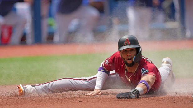 D-backs rally to slide by Mariners