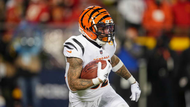 Training Camp Report: Bengals Defense Gets Out In Front Of Pads