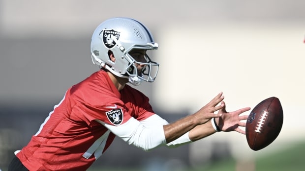 Derek Carr, Davante Adams relive college days in joint practices with  Patriots