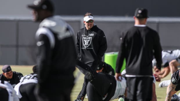 Las Vegas Raiders defense leaning on veteran leadership - Sports  Illustrated Las Vegas Raiders News, Analysis and More