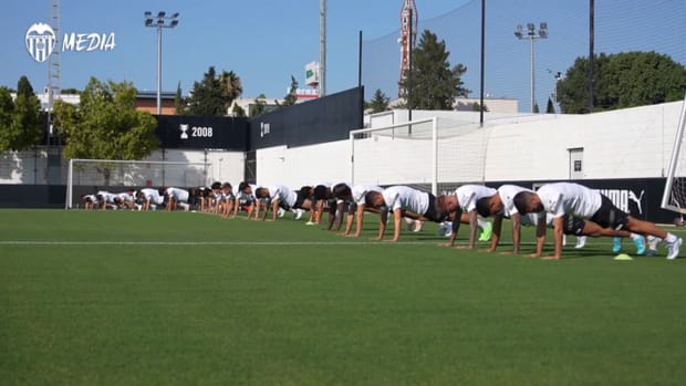 Samu Castillejo in his first training session at Valencia