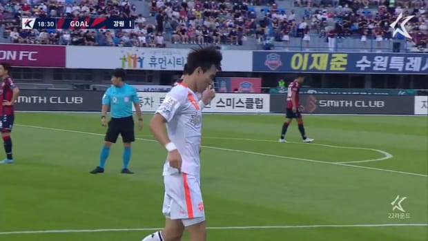 Yang Hyun-jun scores sensational backheel goal