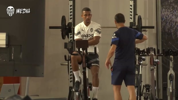 Samuel Lino's first day of training at Valencia