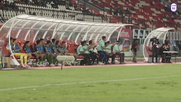 Bench cam: High emotions at Bali United