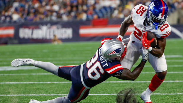 New York Giants 23, New England Patriots 21: New England Rookies Shine In  Preseason-Opener Loss - Sports Illustrated New England Patriots News,  Analysis and More