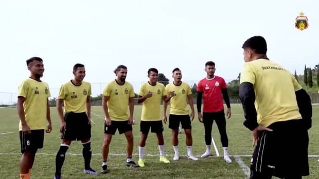 Bhayangkara FC stars play fun footvolley in training camp