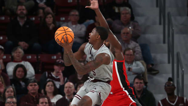 Headline: NCAA Basketball: Georgia at Mississippi State