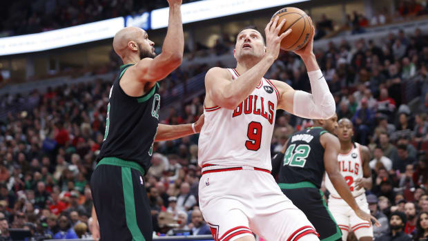 Chicago Bulls breaks two-game slump with huge win over the Miami Heat -  Sports Illustrated Chicago Bulls News, Analysis and More