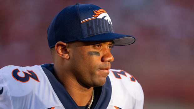 Former Denver Broncos quarterback Russell Wilson plans to sign with the Pittsburgh Steelers.