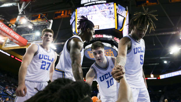 An energized UCLA gets back in win column with victory over Washington -  Yahoo Sports