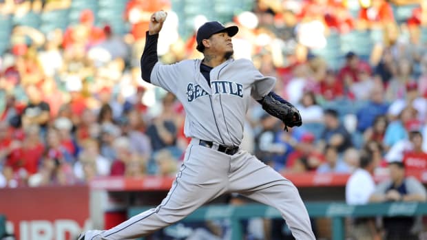 Felix Hernandez Inducted into Seattle Mariners Hall of Fame in Emotional  Ceremony - Fastball