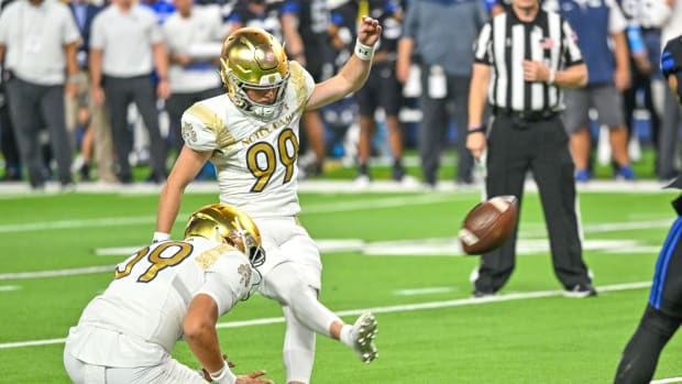 Blake Grupe attempts a field goal for Notre Dame against BYU in 2022.