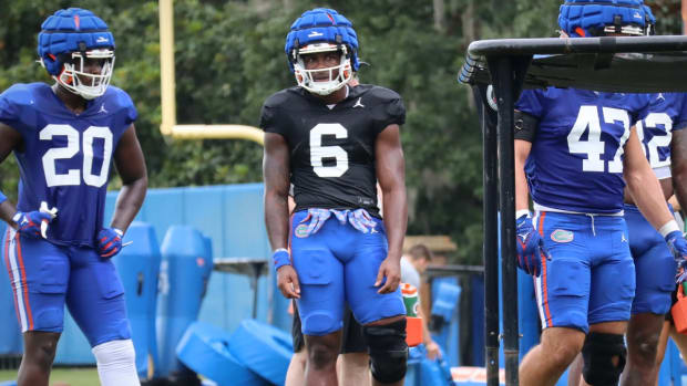 Florida Gators black uniforms revealed