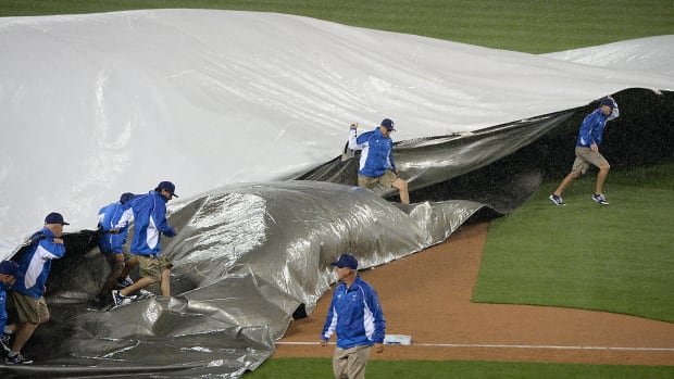 Los Angeles Dodgers' Miguel Rojas Keeps Mashing After Burglar