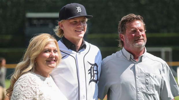 Detroit Tigers Draft Pick Max Clark Honored at ESPY Awards - Fastball