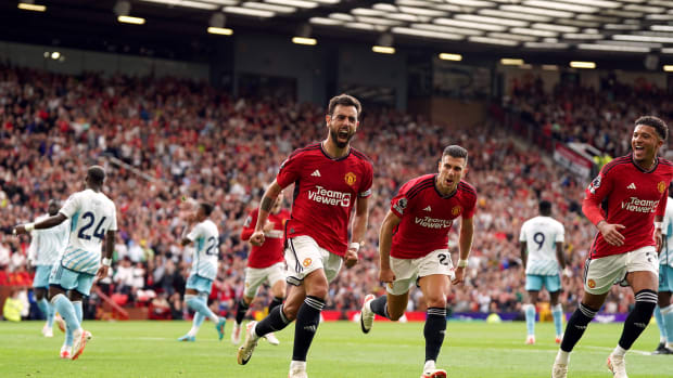 Roy Keane helps launch new 2023/24 Manchester United 3rd kit - Futbol on  FanNation