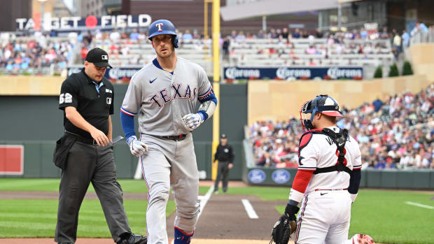 6-foot-7 Aaron Judge Transforms Batting Practice In Bronx