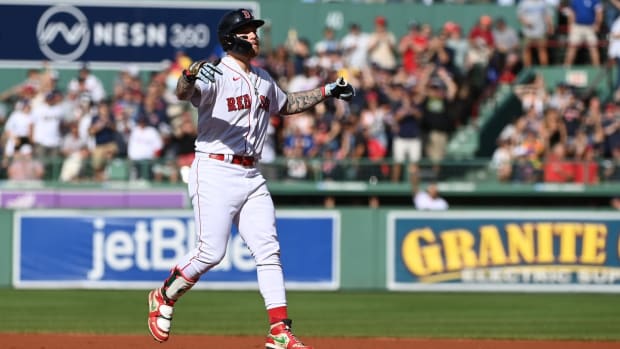 Alex Verdugo Hits Walk-Off Single For Red Sox in Comeback Win Over Yankees  - Fastball