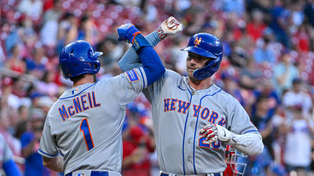 NY Mets: Jeff McNeil dealing with some leg 'wear and tear