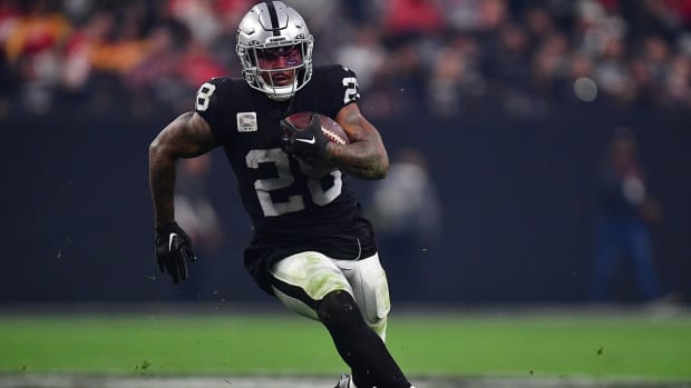 Chargers-Raiders Prediction & Odds: Josh Jacobs Vegas Humming