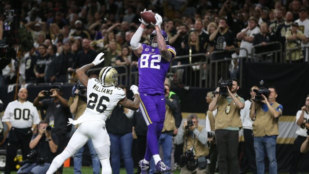 Kyle Rudolph unhappy after his game-winning gloves sold on   - Sports  Illustrated Minnesota Sports, News, Analysis, and More